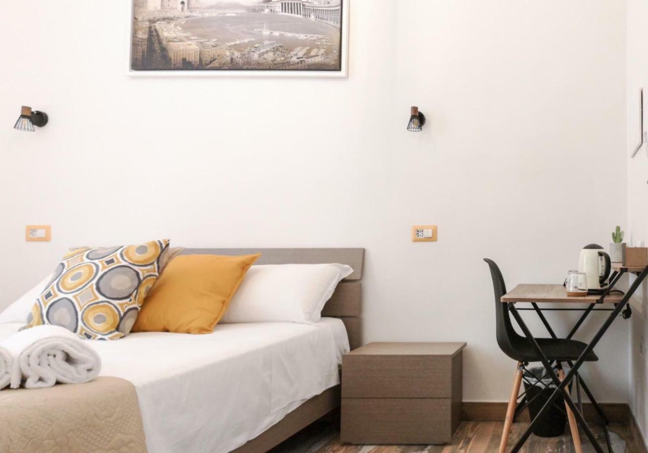 Calenda Suite Napels Buitenkant foto